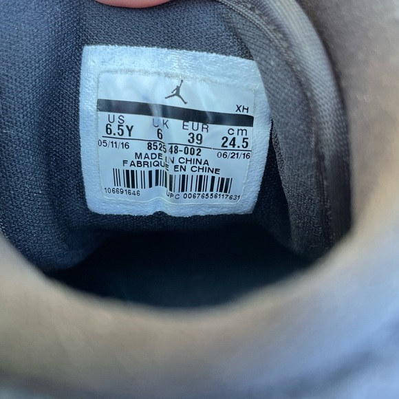 Air Jordan 1 Mid Premium - Picture 14 of 16